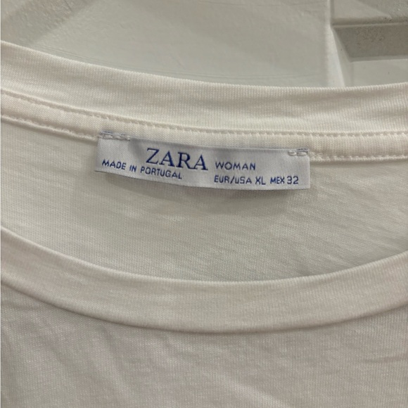Ladies Size XL Zara White Tshirt With Embroidered Bottom - NWOT - Picture 3 of 4